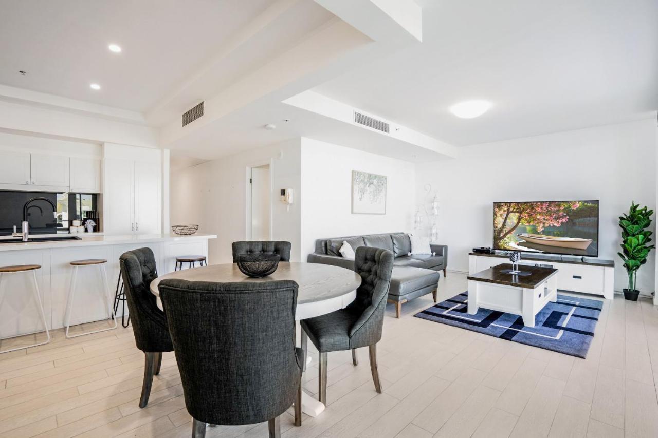 Wings Resort, And 2 Story Penthouses - We Accommodate Apartment